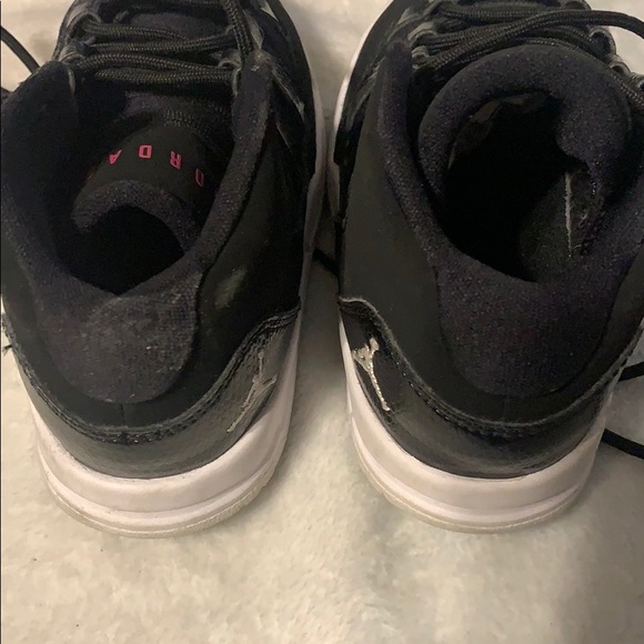 Gently worn kids sneakers - Picture 3 of 4